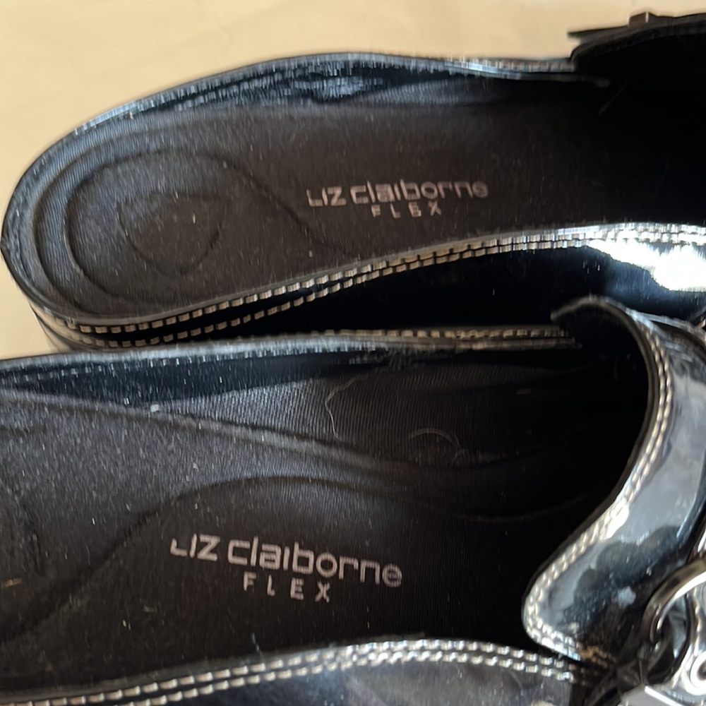 NEW Liz Claiborne black leather slip-on shoes w/buckle (Jemma). 10M/never worn. - Picture 3 of 6